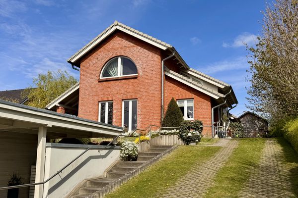 Bild von Haus in Nübel