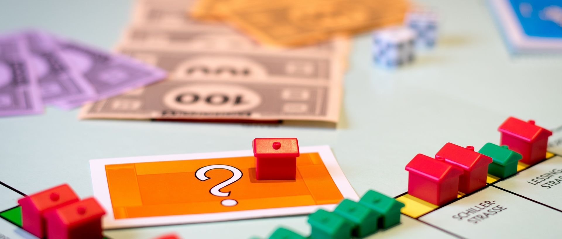 Symbolbild Monopoly Spielfeld