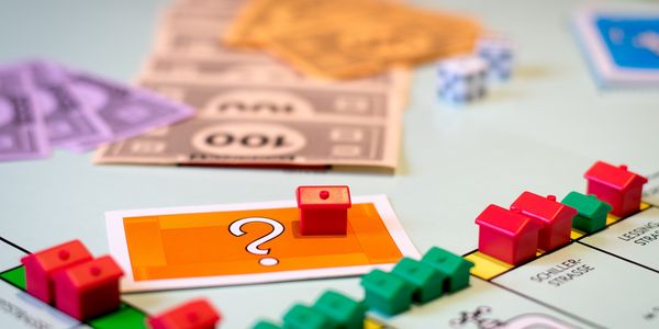 Symbolbild Monopoly Spielfeld