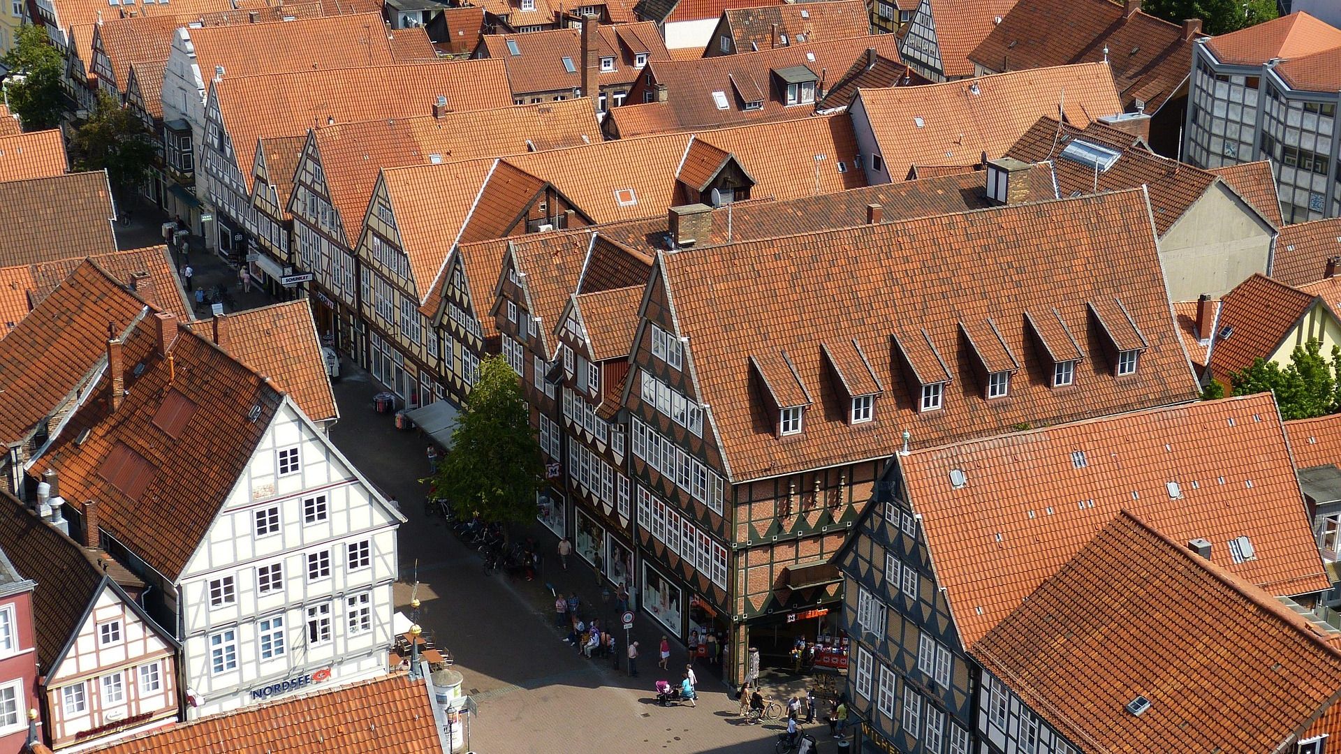 Symbolbild Luftbild von Altstadt mit Fußgängerzone