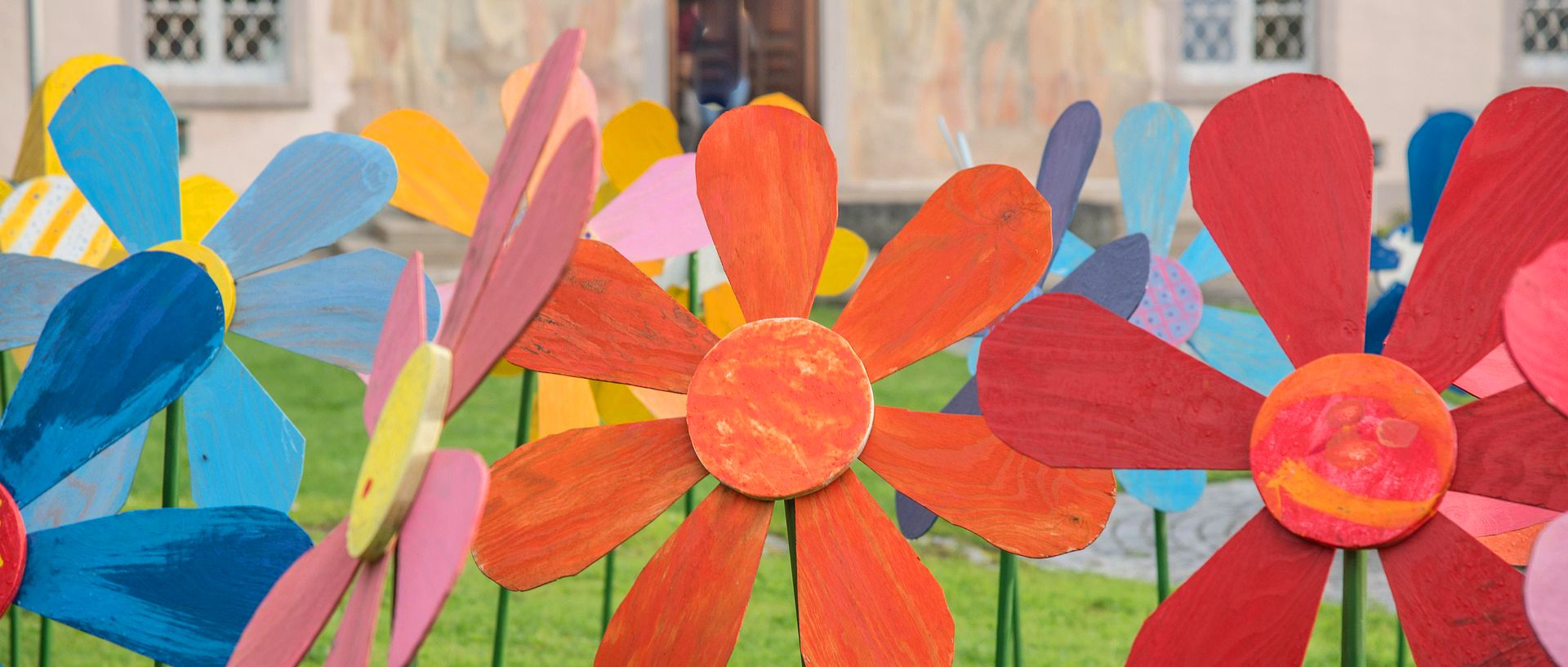 Symbolbild Dekoblumen 