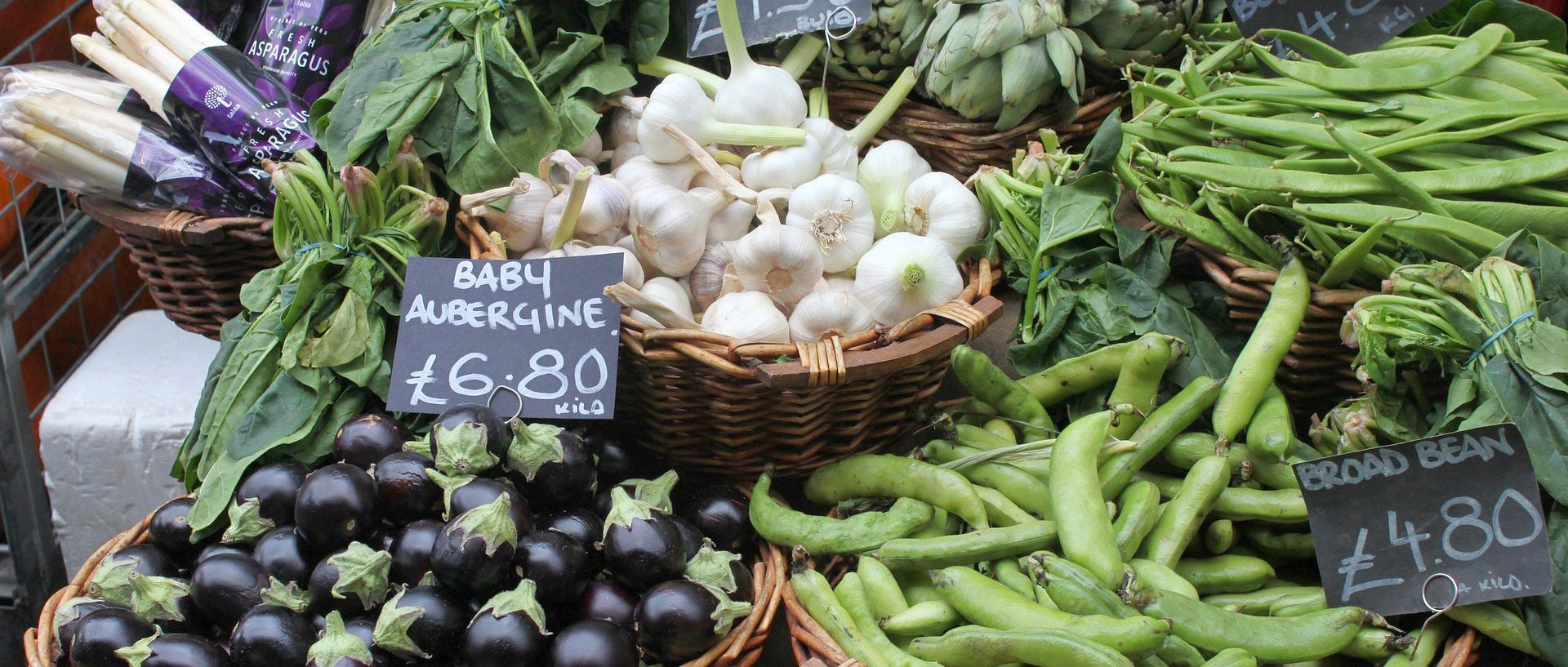 Symbolbild Marktstand mit Gemüse