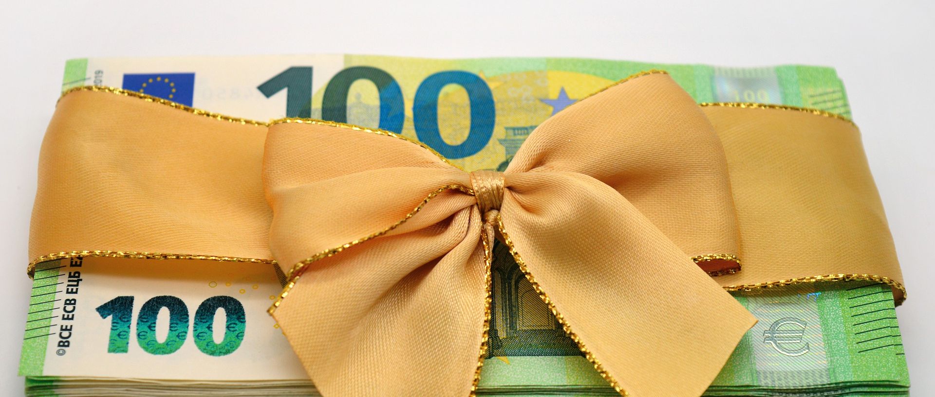 Symbolbild Geldbündel