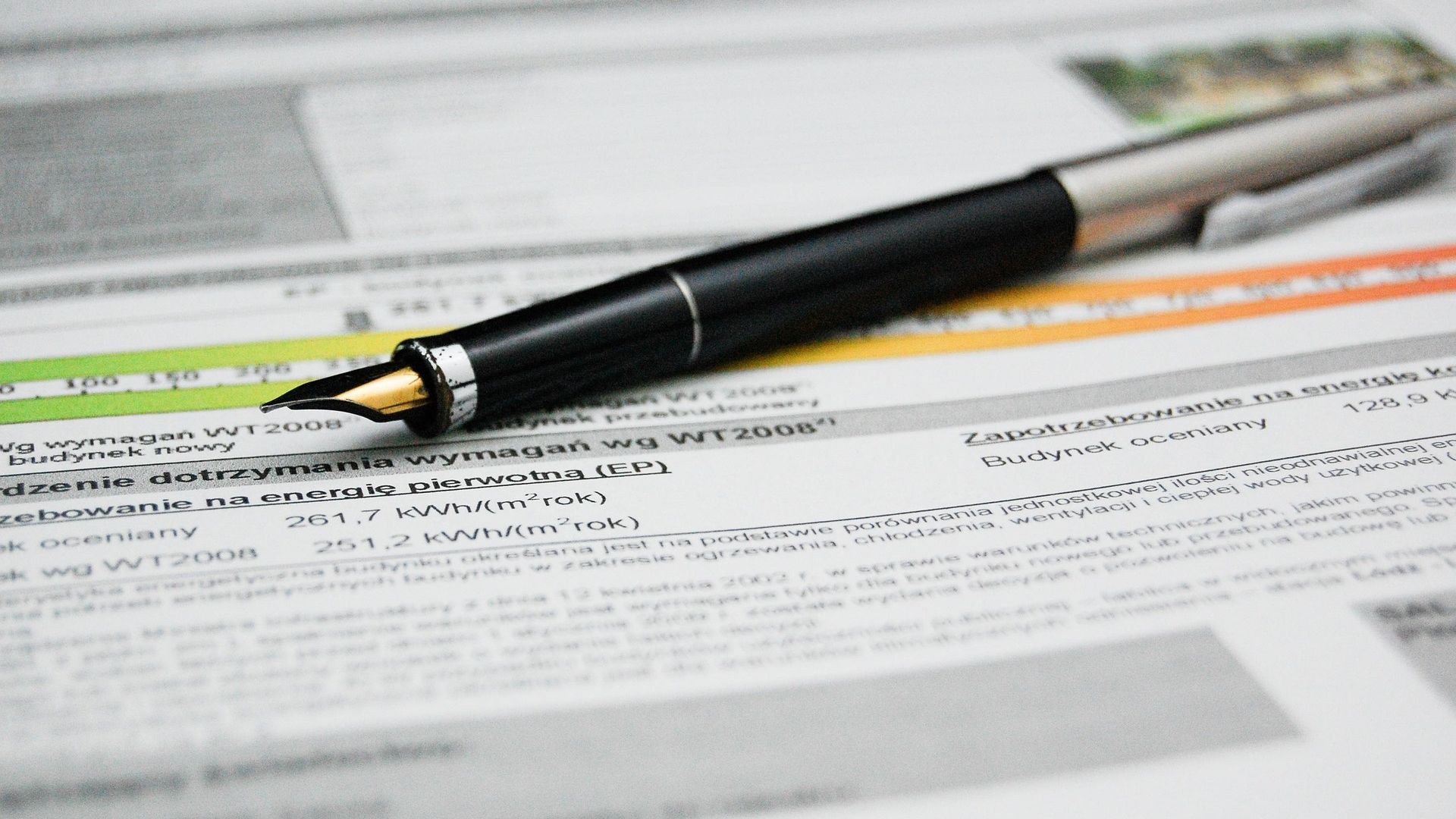 Symbolbild Füller auf Energieausweis