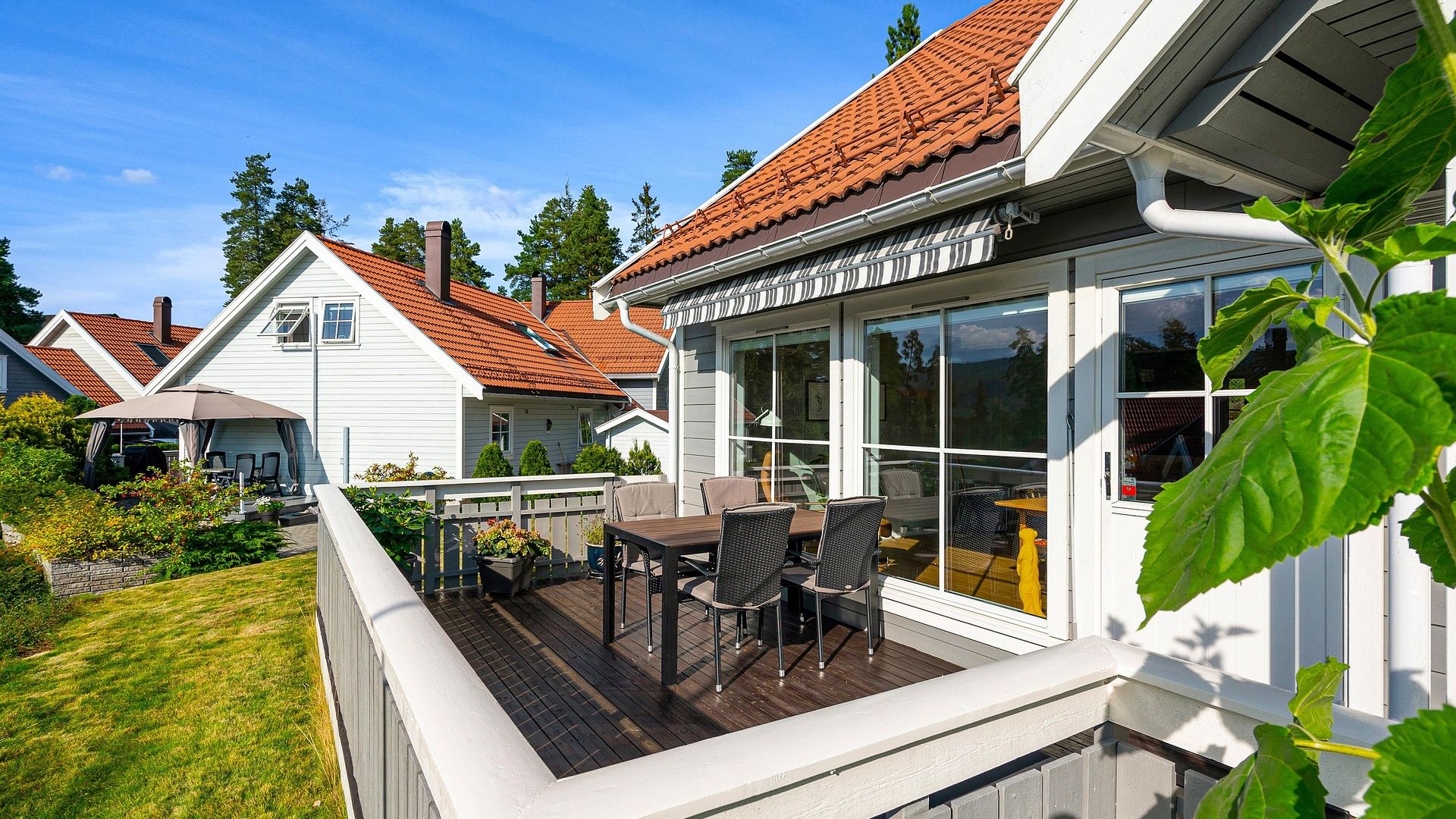 Symbolbild Einfamilienhaus mit Terrasse